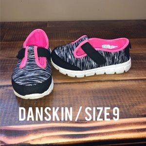 Danskin Toddler Tennis Shoes